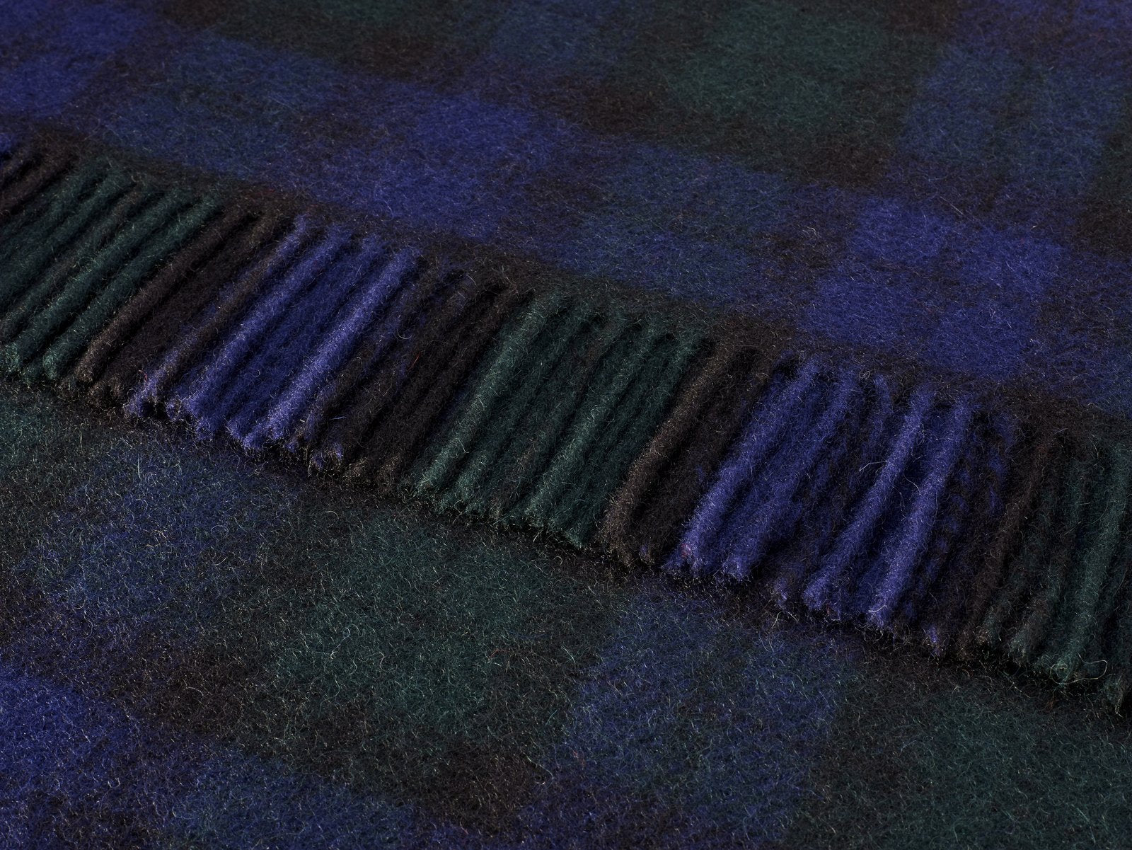 Whitelaw Crest Tartan Premium Blanket Black